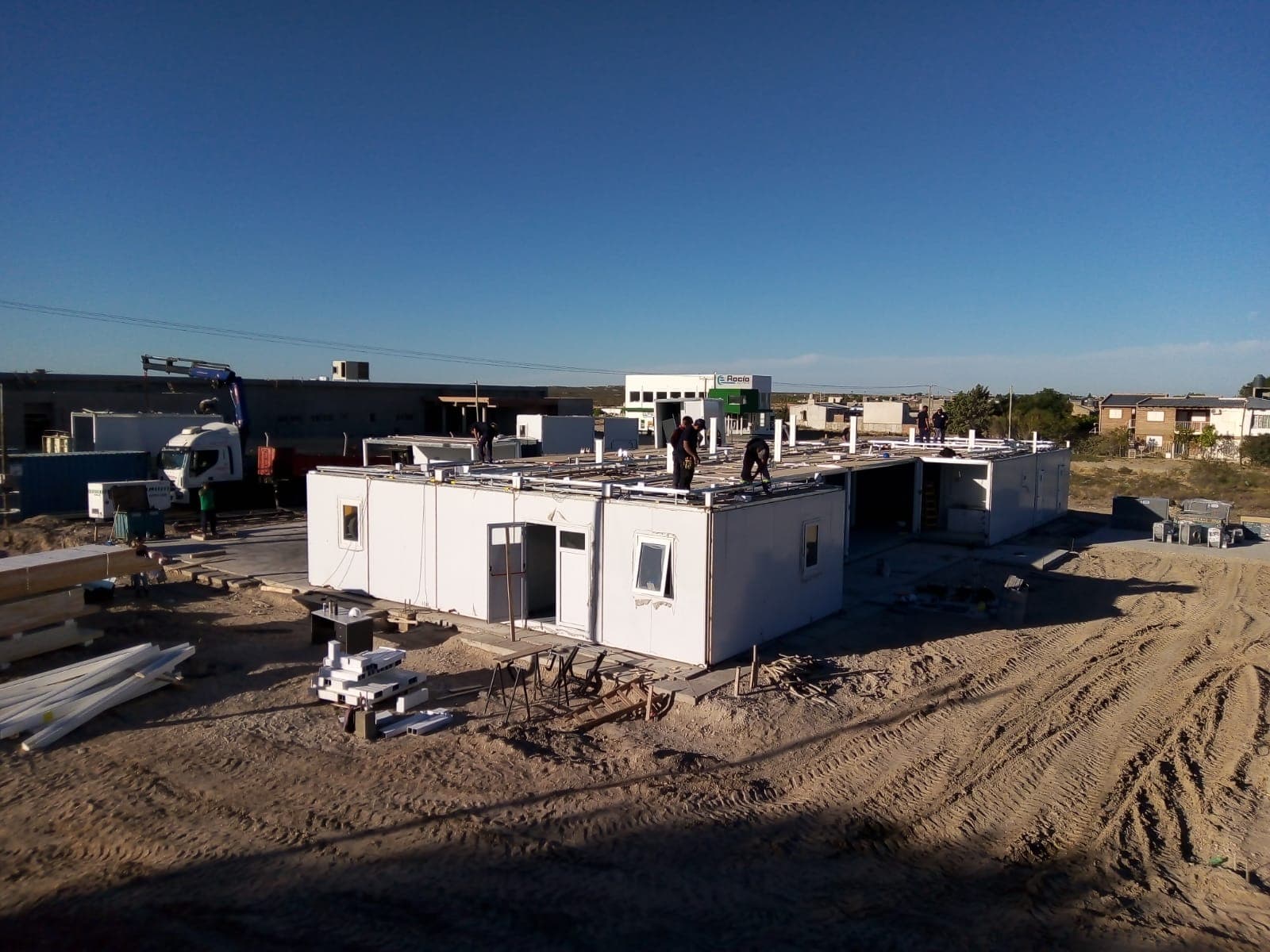 Somos una empresa que nace como consecuencia de 40 años de experiencia en proyectos vinculados a las construcciones civiles metálicas. Con base estratégica en la localidad de Berazategui, importante punto de acceso a rutas nacionales y autopistas, ofrecemos cobertura en todo el territorio de la República Argentina.